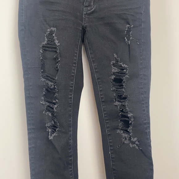 American Eagles Outfitters Ankle Jeans - Picture 7 of 10